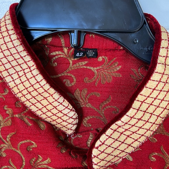 Red and gold jacket with matching pants - Picture 3 of 4